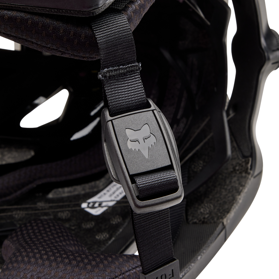Fox Dropframe Pro Helmet - Black